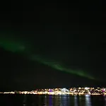 Panoramic Harbour View Apartment