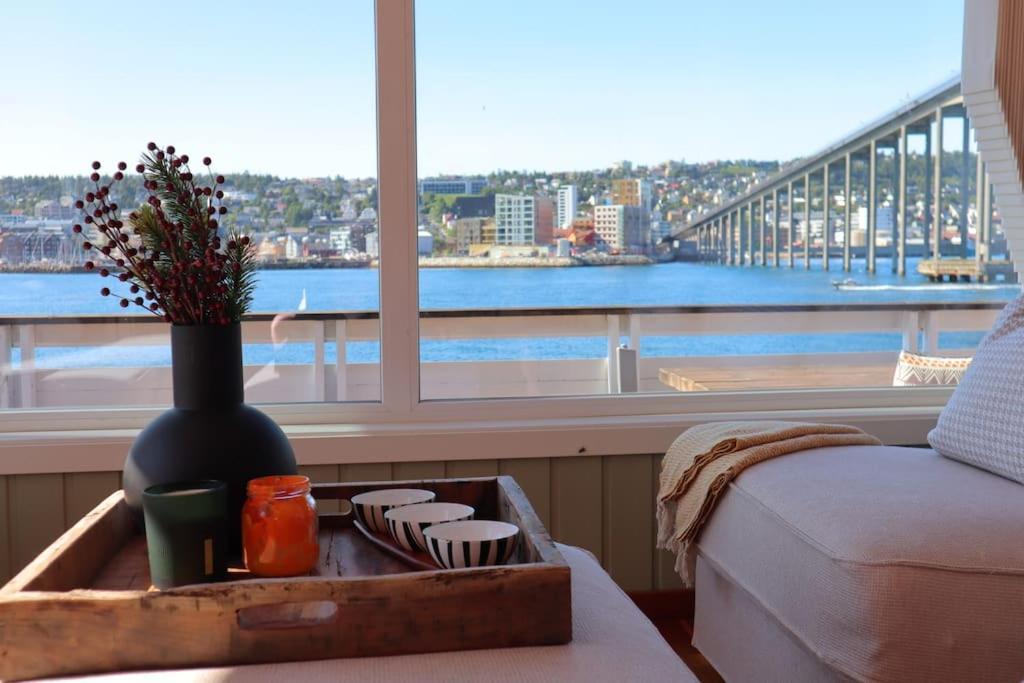 Panoramic Harbour View Apartment *